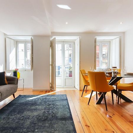 Charming And Stylish Downtown Apt In XIX Century Building Lisbon Exterior photo