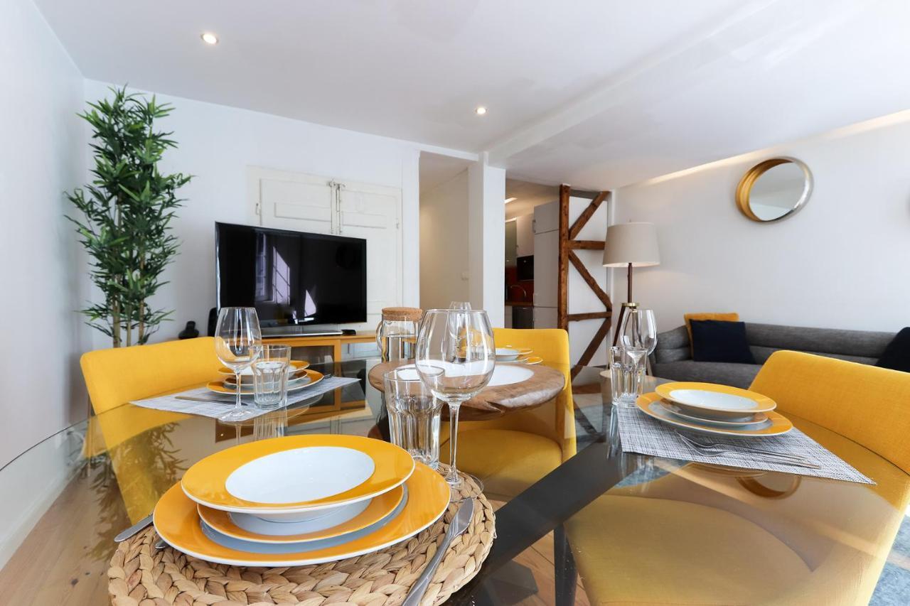 Charming And Stylish Downtown Apt In XIX Century Building Lisbon Exterior photo