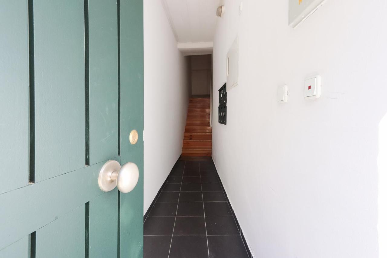 Charming And Stylish Downtown Apt In XIX Century Building Lisbon Exterior photo